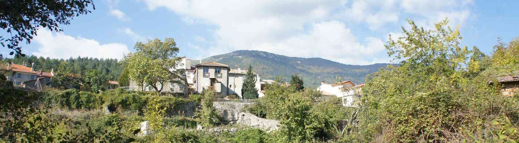 Bygden Génolhac ligger vid foten av Mont Lozère vid bredden av Gardonnette i Gard (Occitanie)
