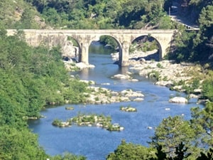 Randonnée pédestre en boucle de 22,5km au départ des Vans en Ardèche 2