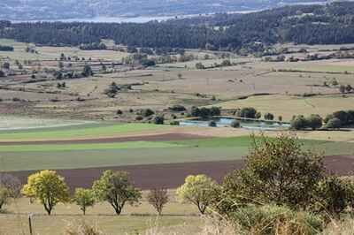 Vista del lago de Naussac