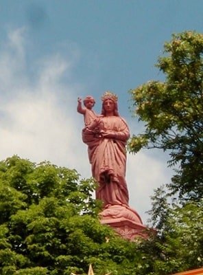 The statue of Notre-Dame de France
