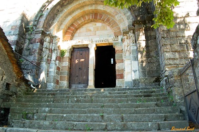 Vår Frus kyrka i Thines i Ardèche 11